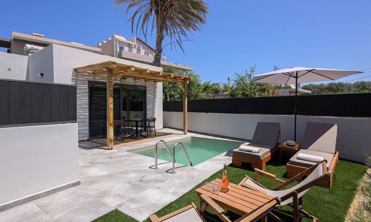 Malevizi Apartment | Tropical Suite 4 Private Plunge Pool 3 pax