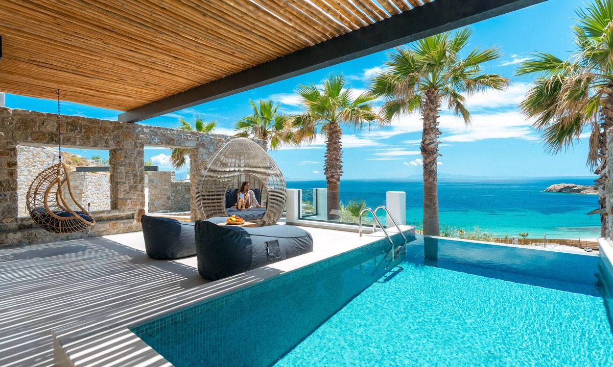 Paradise Hotel | Tropicana Suites & Villas