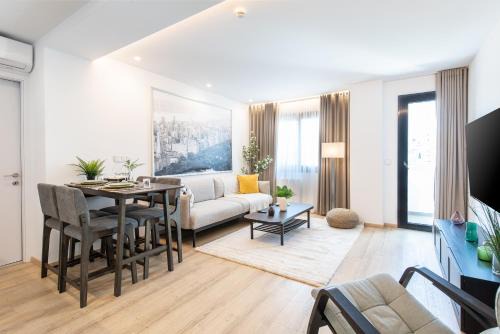Athens Apartment | TT Luxury Homes I Anemoi - Luxe Stay Shared Pool & Gym