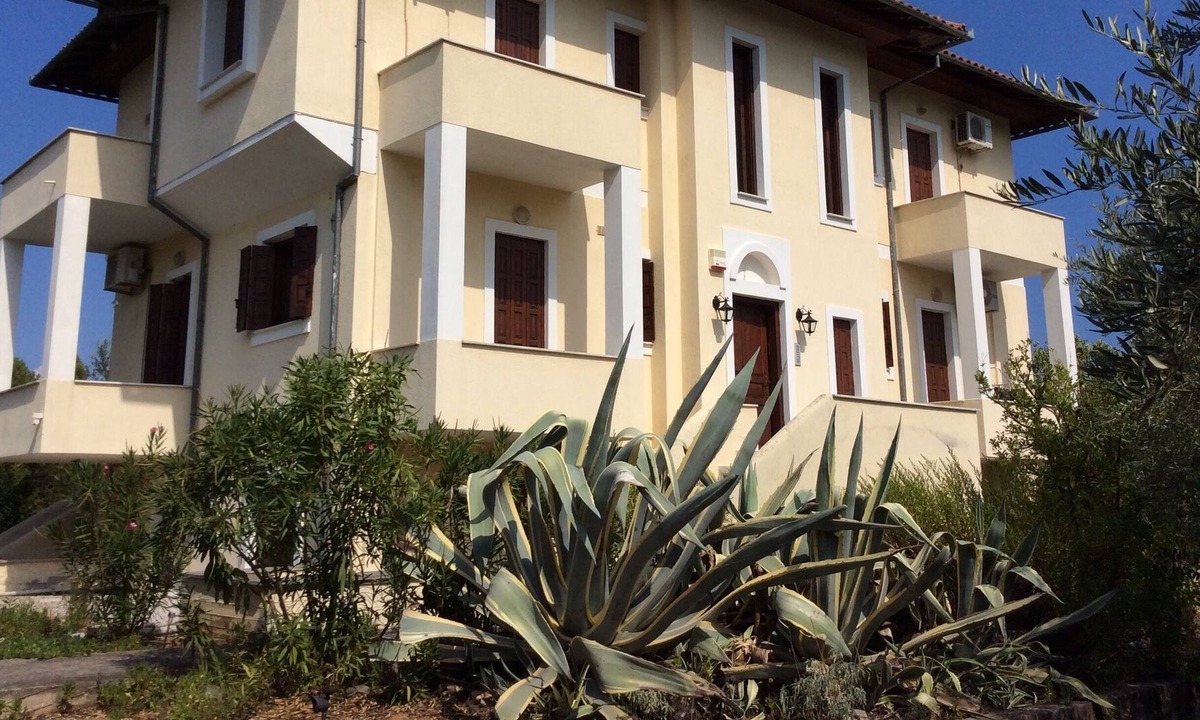 Sourpi Apartment | Two bedroom apartment in pretty seaside village
