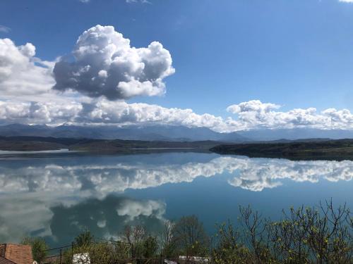 Sakës Bed & Breakfast | Ulza Lake Escape
