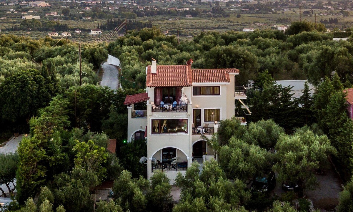 Akrotiri Villa | Unique View Villa Near to City