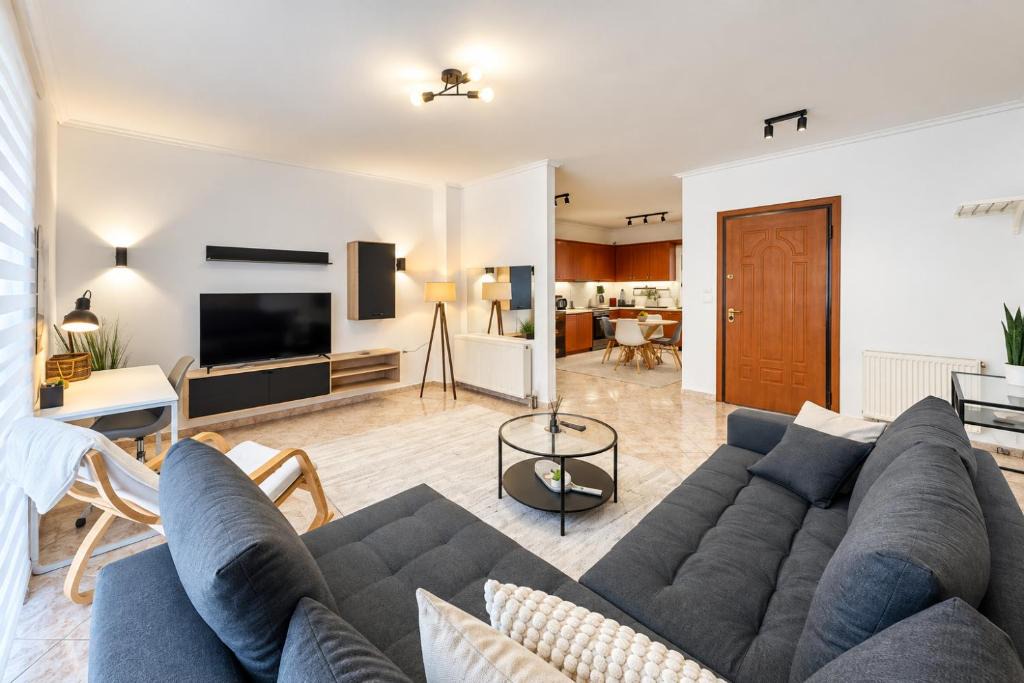 Peristeri Apartment | Urban Gateway Athens Family and Business Apartment with Parking
