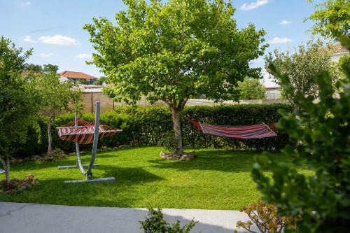 Valira House | Valira Cozy Home w Rustic Charm & Private Garden