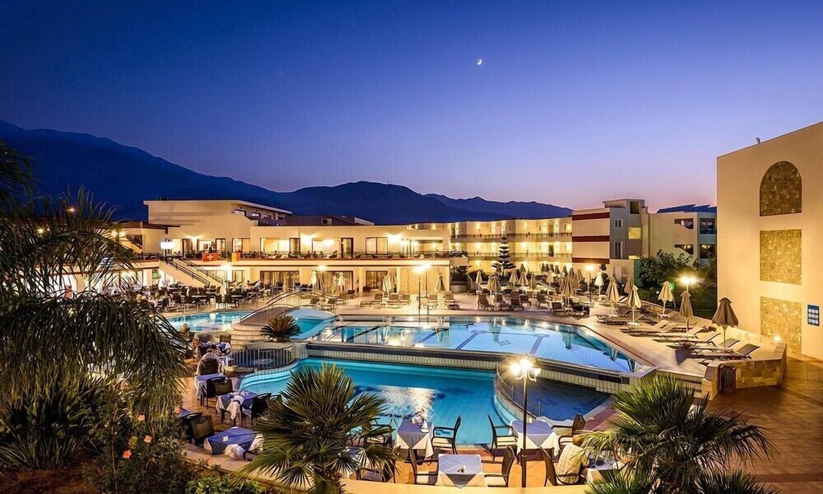 Paralia Kourna Hotel | Vantaris Palace