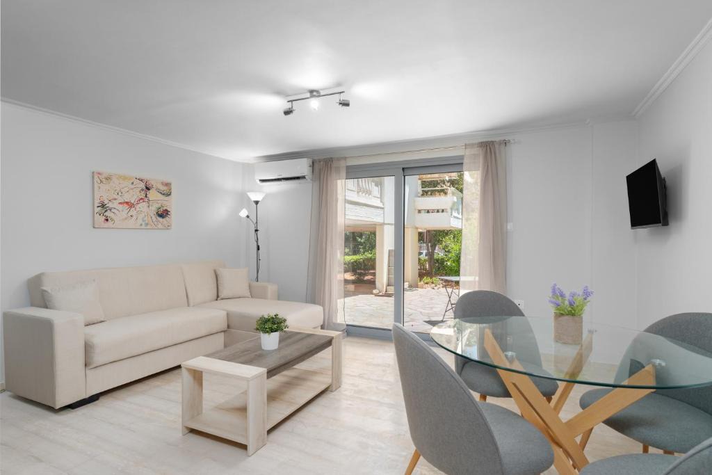 Varkiza Apartment | Varkiza square 1 bedroom 4 person house by the sea