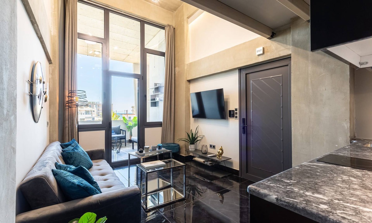 Anatolikos Sinikismos Apartment | Ventiri Lofts - Cozy Penthouse With Balcony