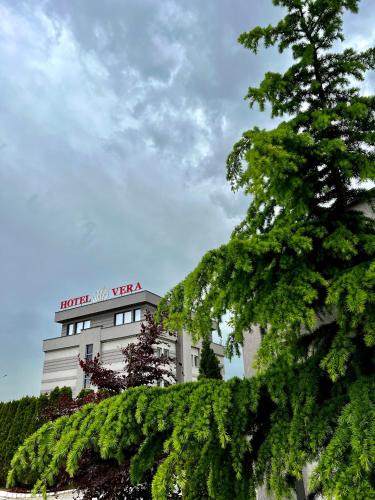 Sllatina e Madhe Hotel | Vera HOTEL-VILLA