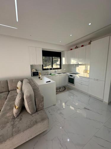 Mbrostar-Urë Apartment | Very luxuri 2 bedroom apartment sea view