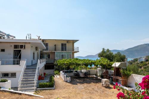 Qazim Pali House | Vida House