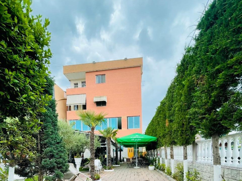 Kashar Apartment | Vila 125 Apartments & Restaurant