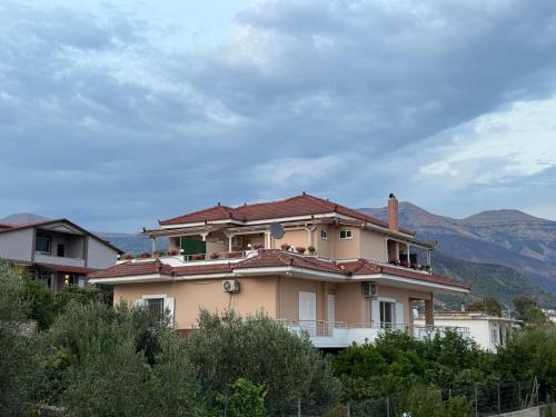 Delvine Apartment | Vila Xheka