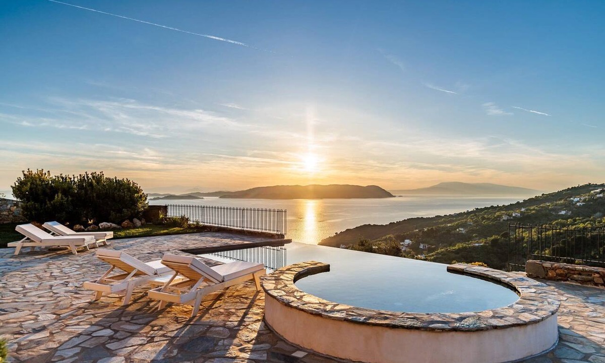 Glossa Villa | Villa Alverionis, Divine Sea Views, Private Infinity Pool, Spacious Furnished.