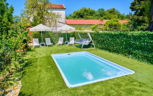 Peroulades Apartment | Villa Amarilda - Private Pool & Garden in Corfu