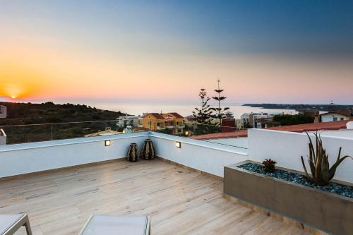 Kalathas Villa | Villa Amelia - Free 8-Seater Minivan - Holiways Collection
