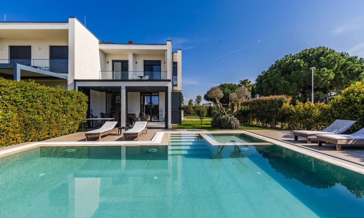 Qerek Villa | Villa AMMA | Pool & Jacuzzi by PikHost