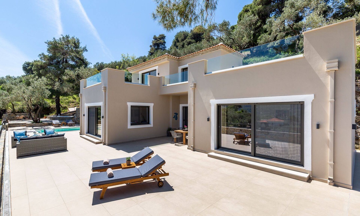 Skopelos Town Villa | VILLA ANTIGONE - SKOPELOS LUXURY RETREAT