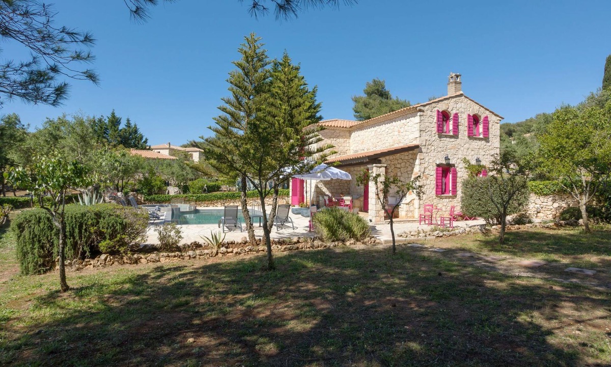 Agia Marina House | Villa Ariadne mit privatem Pool by Interhome