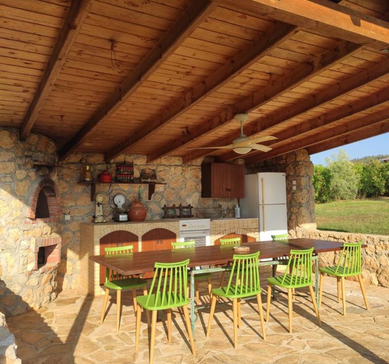 Drama Villa | Villa AVRA