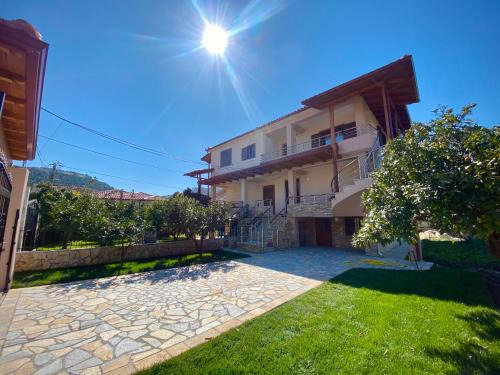 Berat House | Villa Berat - Castle View & Traditional Breakfast