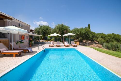 Petaleia Villa | Villa ChrisDina