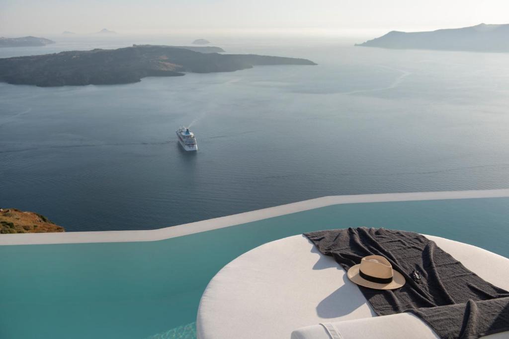 Firostefani Villa | Villa Dio - An Iconic Villa Above Caldera