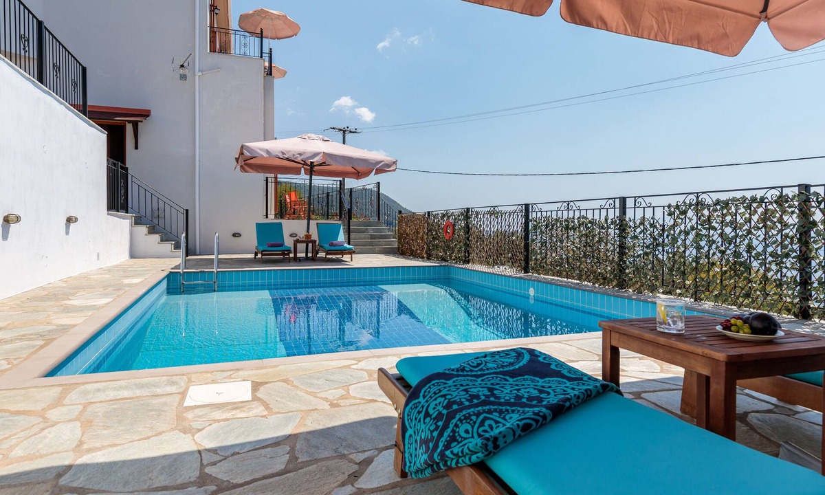 Glossa Villa | Villa DISI with private pool at the best prices.