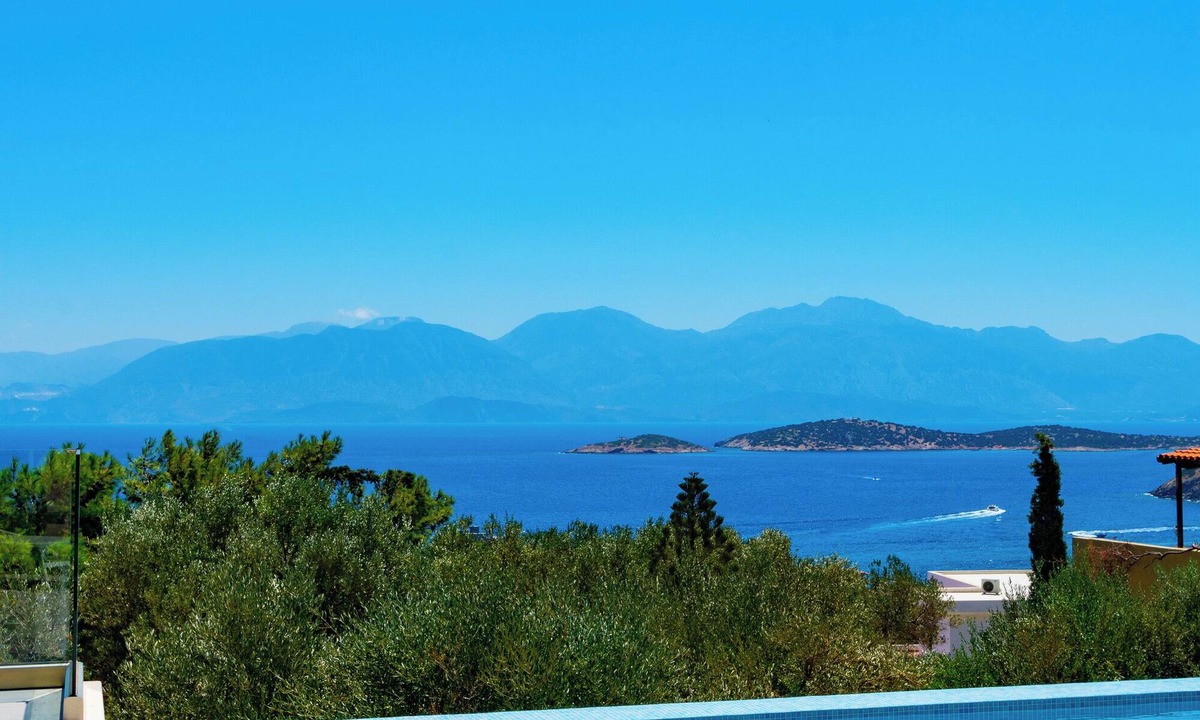 Agios Nikolaos Town Villa | Villa Driros | 4 Βedroom Complex Villas