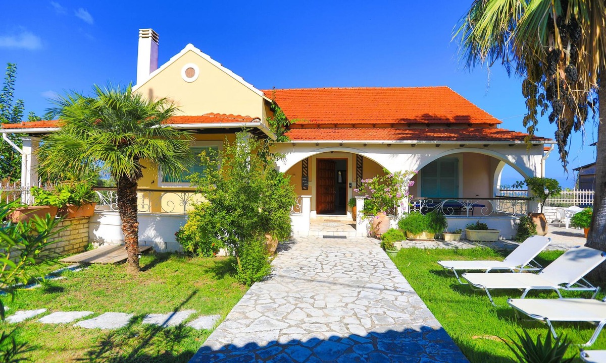 Petaleia Villa | Villa Eftihia in Nymfes