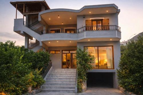 Delvine Apartment | Villa Ekluxe