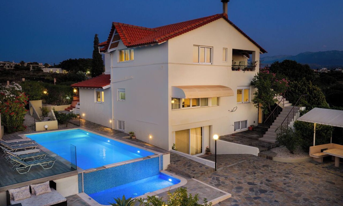 Chorafakia Villa | Villa Elihrisos-Quiet & Spacious Villa | Large Private Heated Pool & Hot Tub