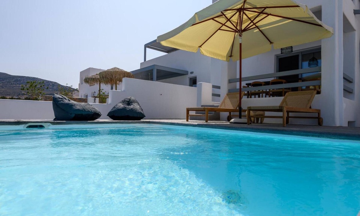 Kastraki Villa | Villa 'Evi' with Private Pool, Wi-Fi and Air Conditioning