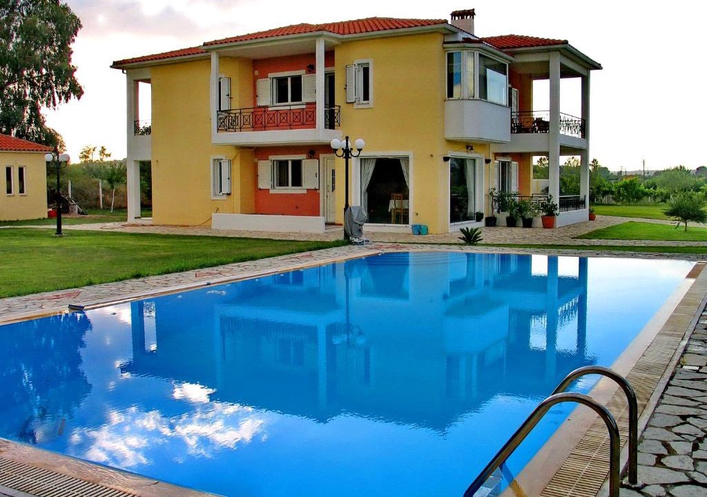 Pyrgos Villa | Villa Giannopoulos