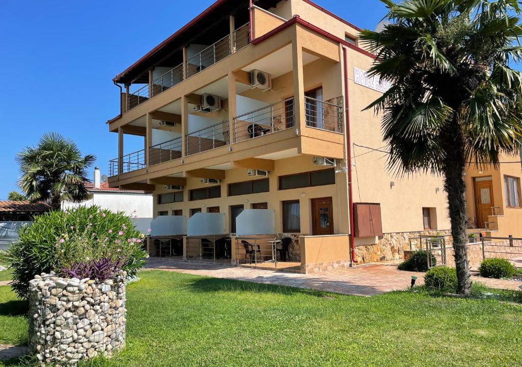 Stavros Hotel | Villa Helios