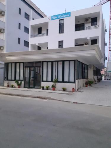 Golem House | Villa-Hotel Ludianna