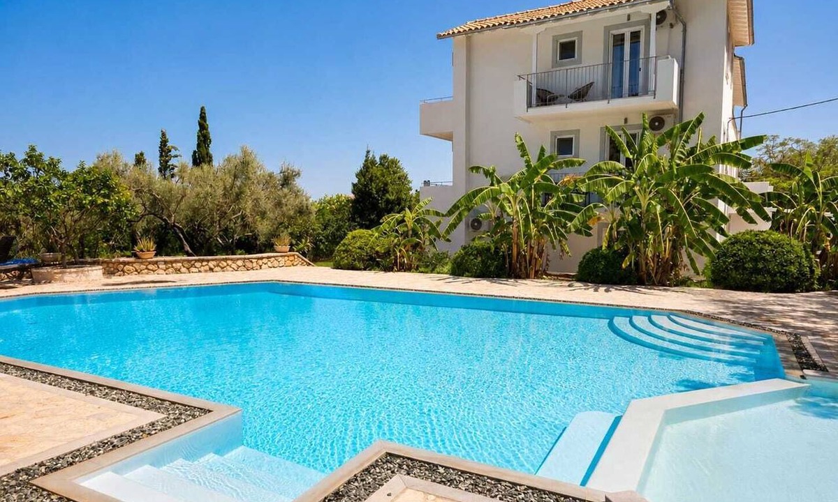 Agios Ioannis Apartment | Villa Irini Ocean View 2-bedroom apartment with AC in charming Fryni