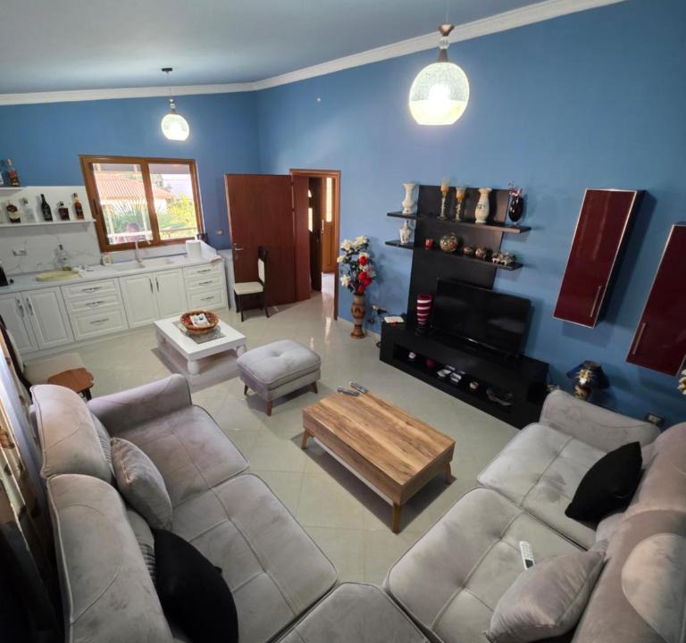 Mbrostar-Urë House | Villa Kola