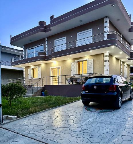 Mbrostar-Urë Villa | Villa Leandro