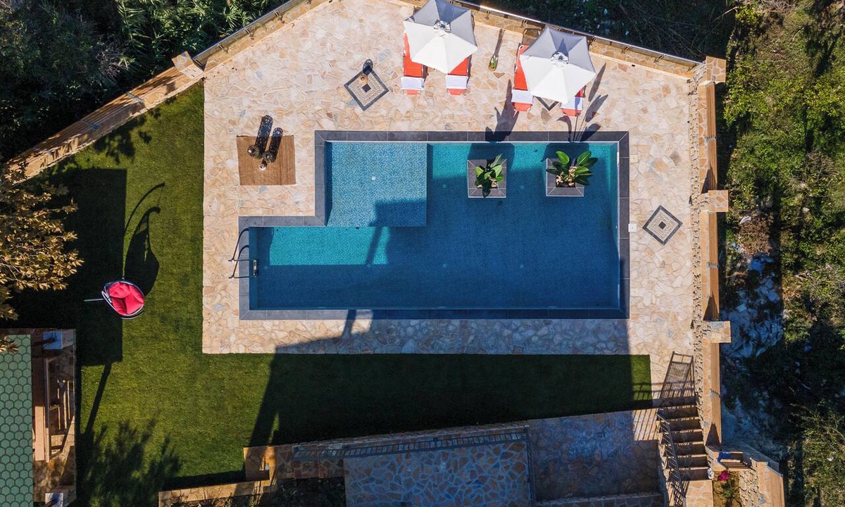 Neromilos Villa | Villa Licaj - Four Bedroom Villa, Sleeps 8