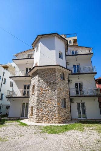 Shengjin Apartment | Villa Marina