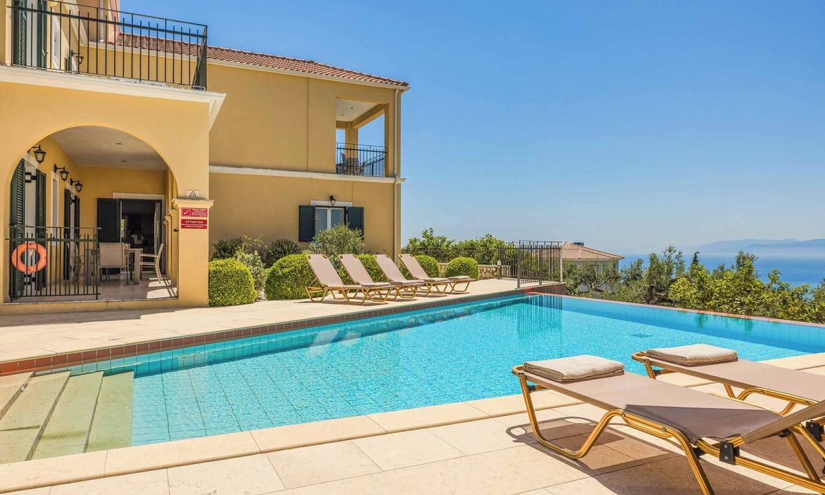 Vlachata Villa | Villa Mihas - Six Bedroom Villa, Sleeps 12