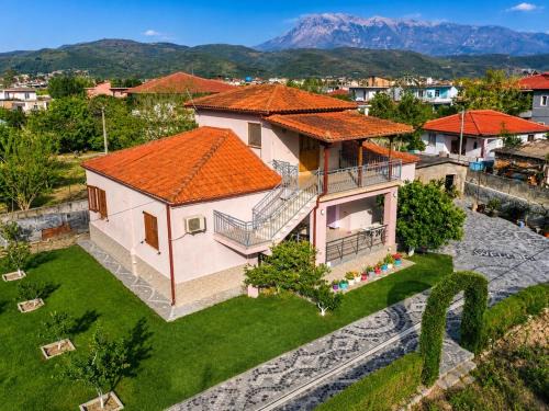 Berat House | Villa Nano