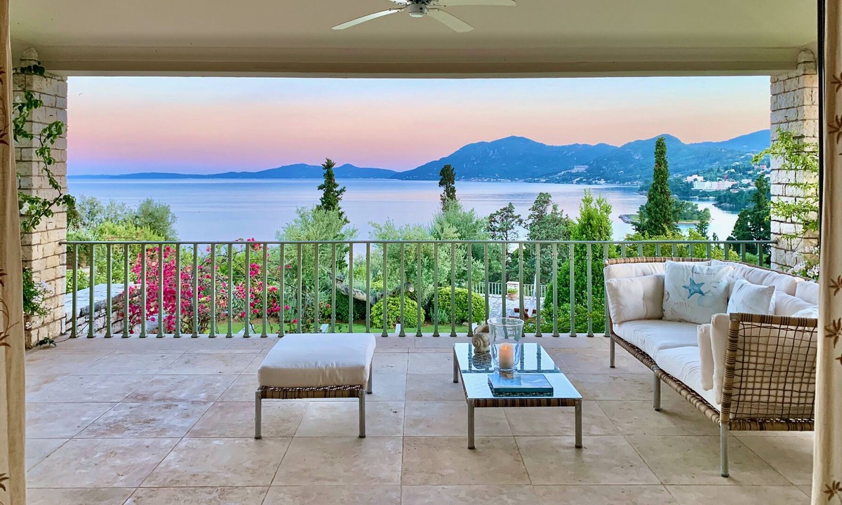 Kanoni Villa | Villa Odyssea - Luxury beachfront Villa with pool in Corfu