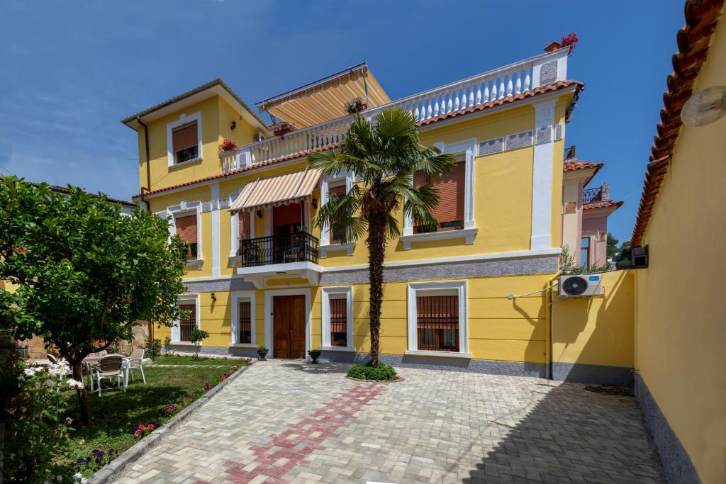 Berat House | Villa Palma Center