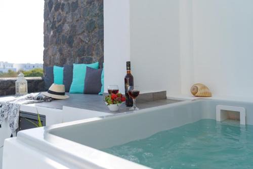 Perissa Apartment | Villa Perla, Luxury villa with private jacuzzi