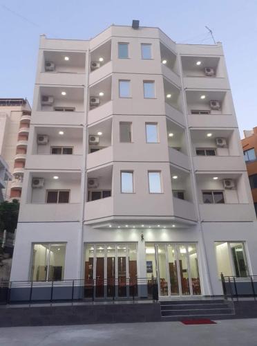 Shkembi i Kavajes Apartment | Villa Premium