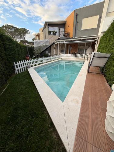 Ishem Villa | Villa Reger