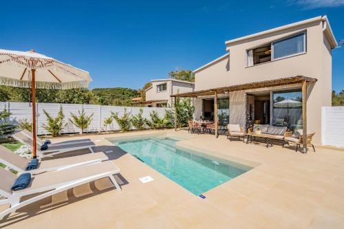 Vasilikos Villa | Villa Romas 2 by Villa Plus
