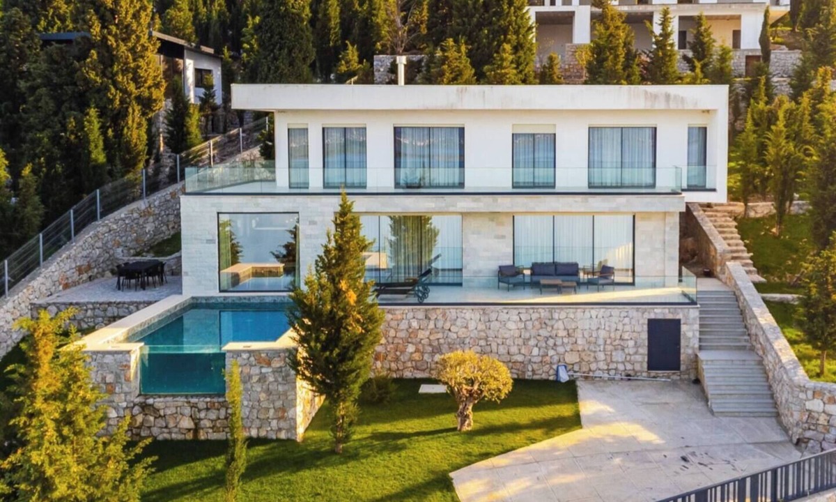 Shkoder Villa | Villa Serenity | Luxury Lakeside Manor by PikHost