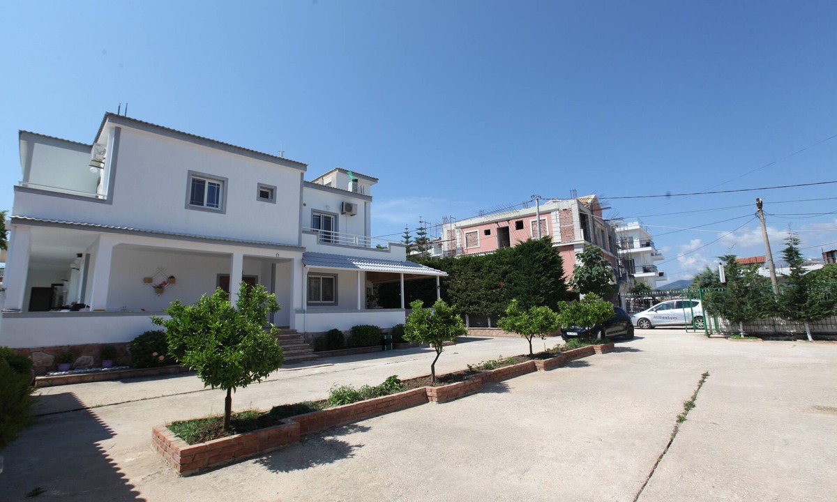Ksamil Villa | Villa Shehu